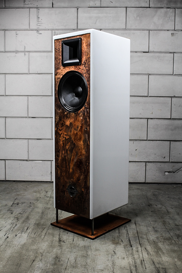 Kurt front- white lacquered with iron front plate